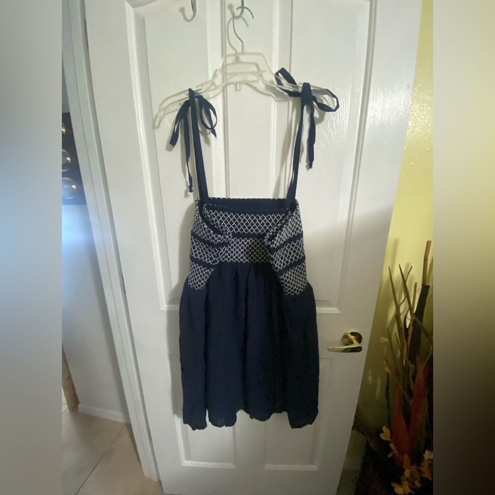 NWT.. MADDEN GIRL PLUS TIE SHOULDER SMOCKED SUN DRESS IN NAVY - Picture 9 of 10